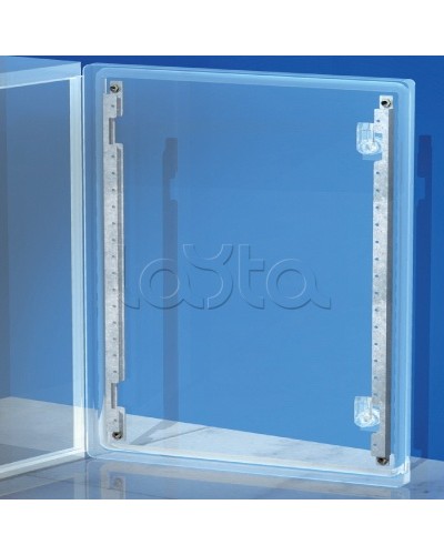 Рейки дверные, вертикальные, для шкафов CE В=700мм, 1 упаковка - 2шт. DKC R5S70 в Ставрополе Аксессуары для стоек и шкафов Pintop.ru