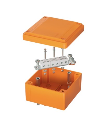 Коробка пластиковая FS с гладкими стенками и клеммниками IP56 100х100х50мм 6р 450V,6A, 4мм.кв DKC (FSB10604) в Ставрополе Распределительные коробки Pintop.ru