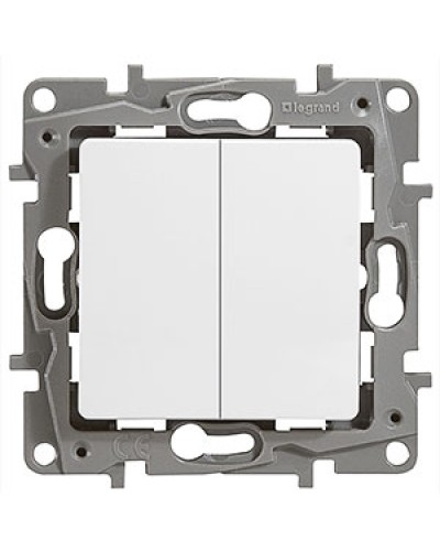 Выключатель двухклавишный 10 AX 250 В белый Etika Legrand 672202 в Ставрополе Аксессуары для кабель-канала Pintop.ru